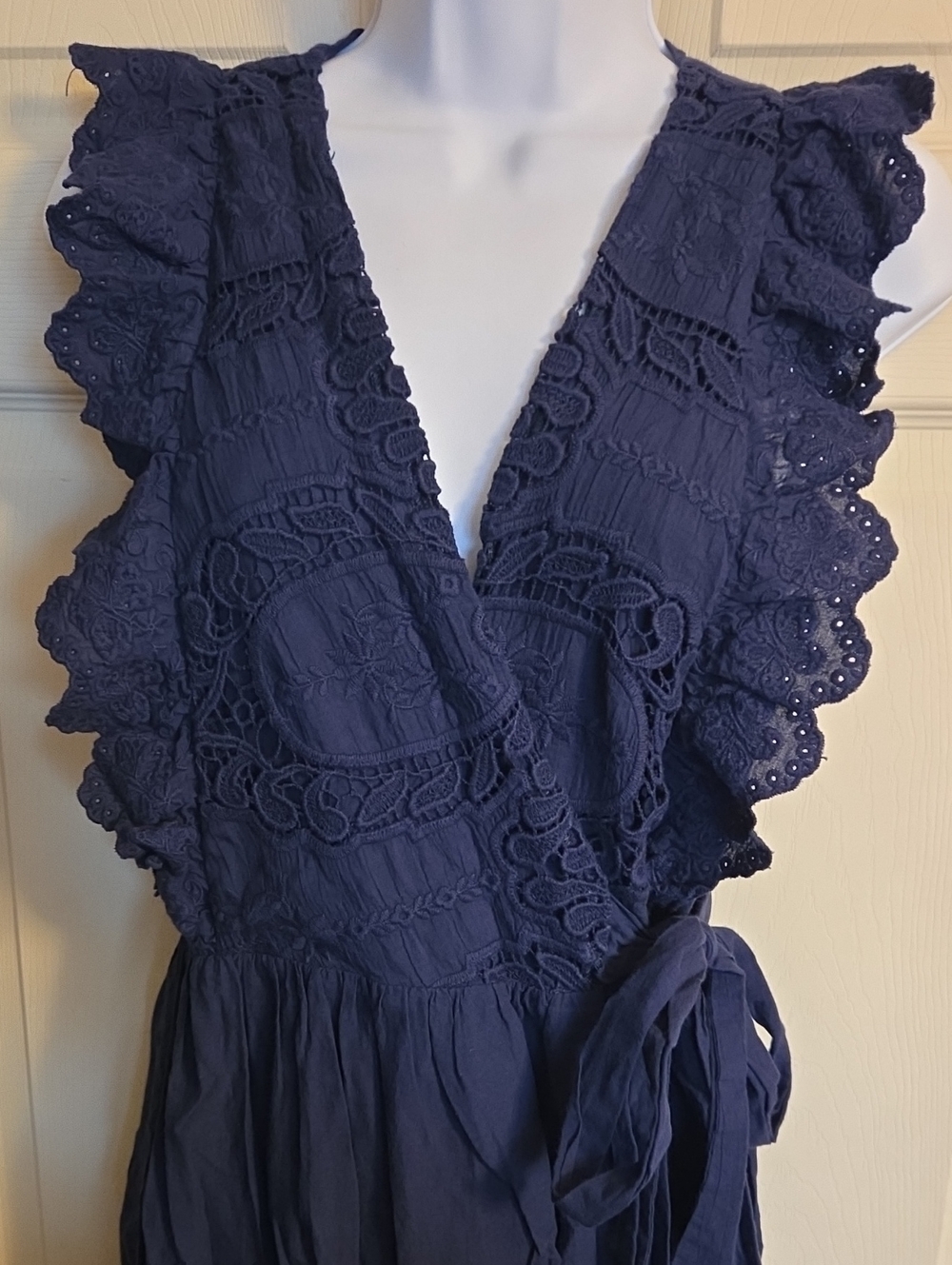 Everleigh Navy Lace Wrap Dress Size Small - Picture 4 of 12